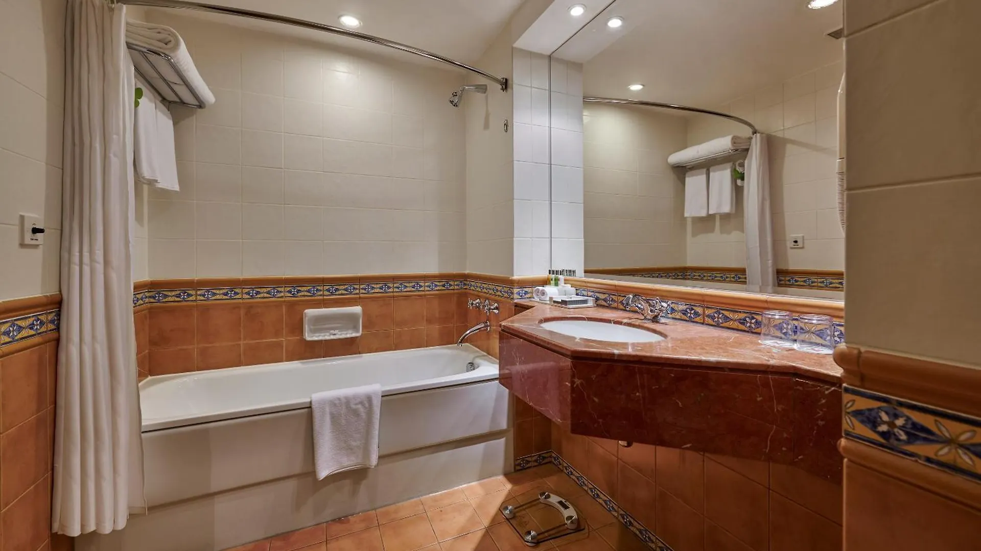 Copthorne Airport Hotel Dubai